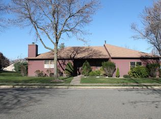 33 Coventry Ter, Marlboro, NJ 07746