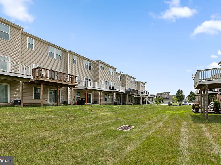 110 Topaz Dr — Photo 8