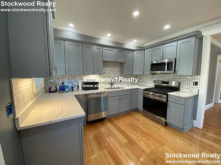 25 Hinckley St #3 — Photo 3