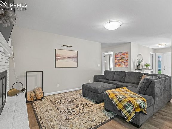 5th image of 460 Wintery Cir N