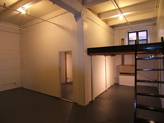 Rented by Joel Weisz, LREB | media 32