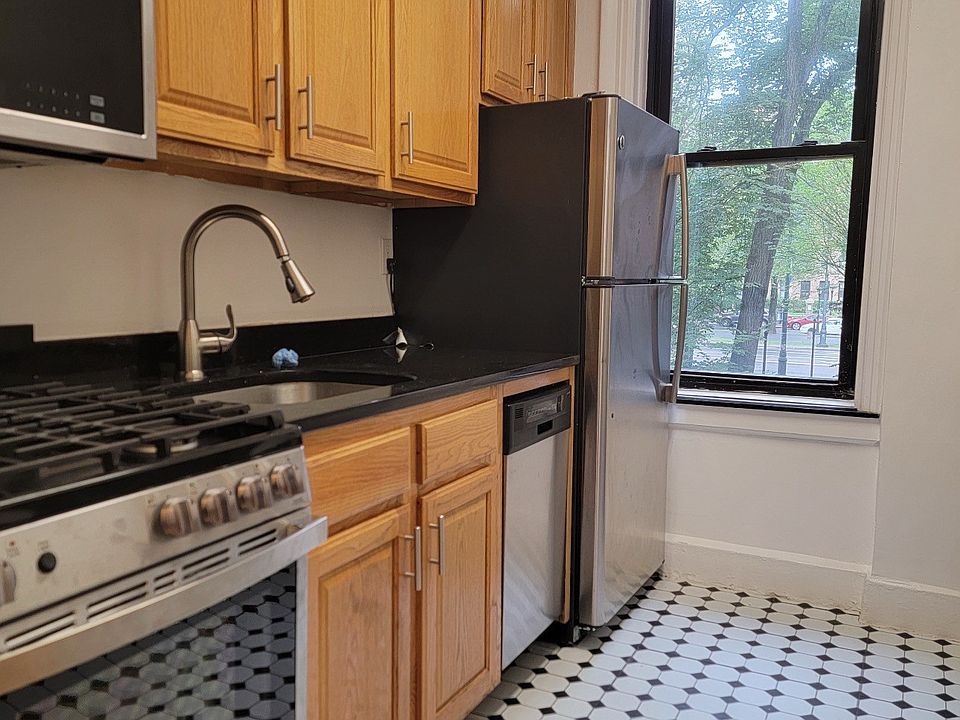1st image of 387 Eastern Pkwy APT 9