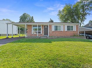2818 Briarcote Ln, Maryland Heights, MO 63043