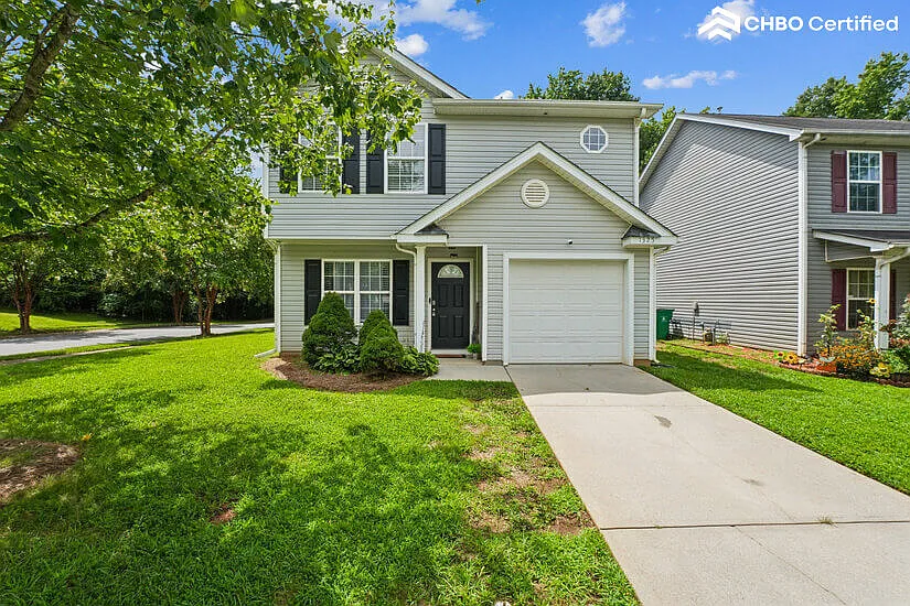 Front elevation of home. - 1325 Crandon Dr