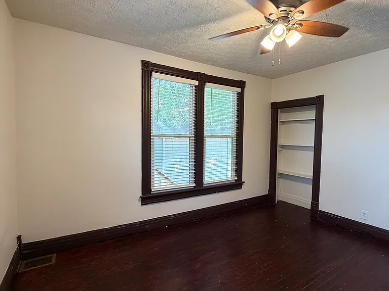 1522 Grove St — Photo 15