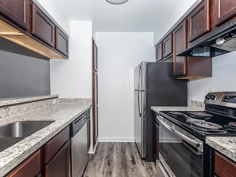 Bayou Park Apartments — Photo 1