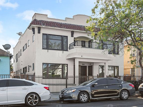 4th image of 2028-2032 E 3rd St #2030