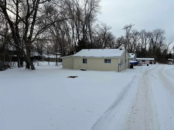 7357 Teal Ln, Larsen, WI 54947