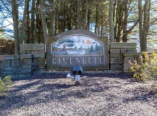 28 Rivendell Dr, Shelton, CT 06484