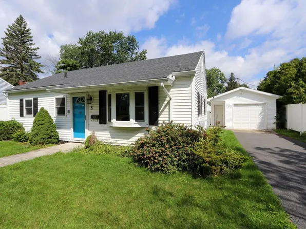 8 Lincoln Ln, Plattsburgh, NY 12901