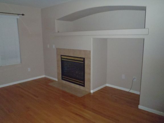 Family Room w/ Gas Fireplace