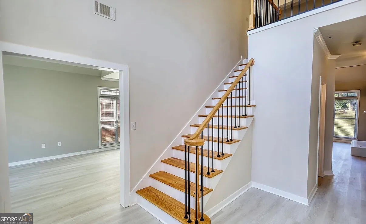 4 bed, 2.5 bath, $2,750 — Photo 3