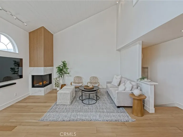 320 Marine Ave — Photo 8