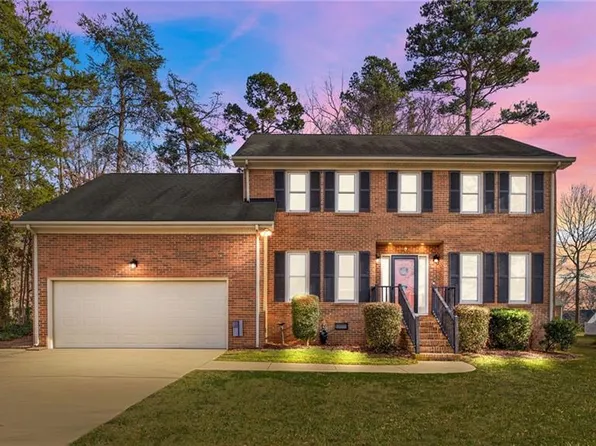 1304 Ember Oaks Ave, High Point, NC 27265