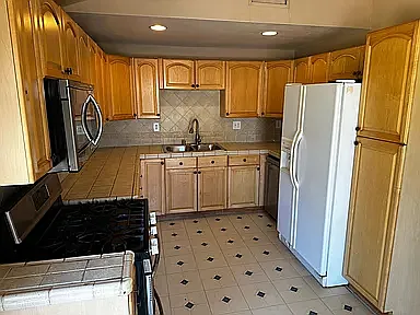 2979 Berkeley Rd — Photo 34