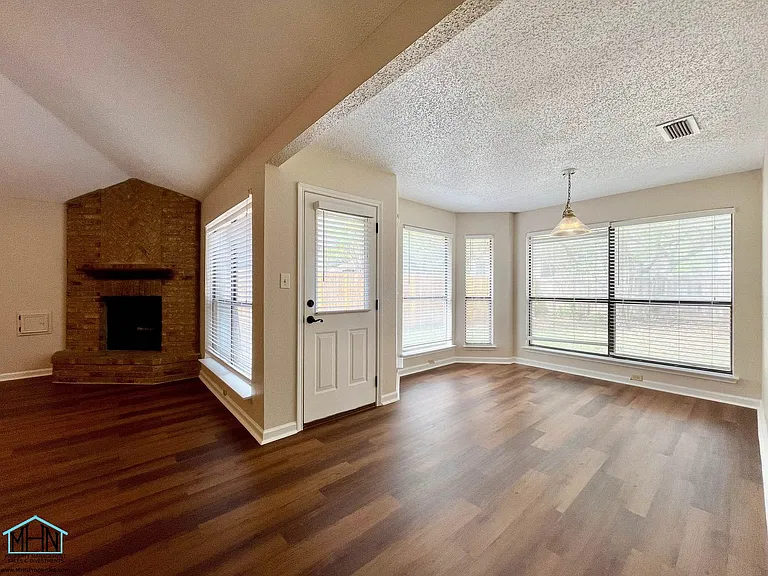 1627 Firwick Dr — Photo 13