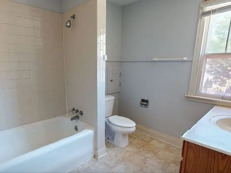 785 N Maple Rd #1 — Photo 1