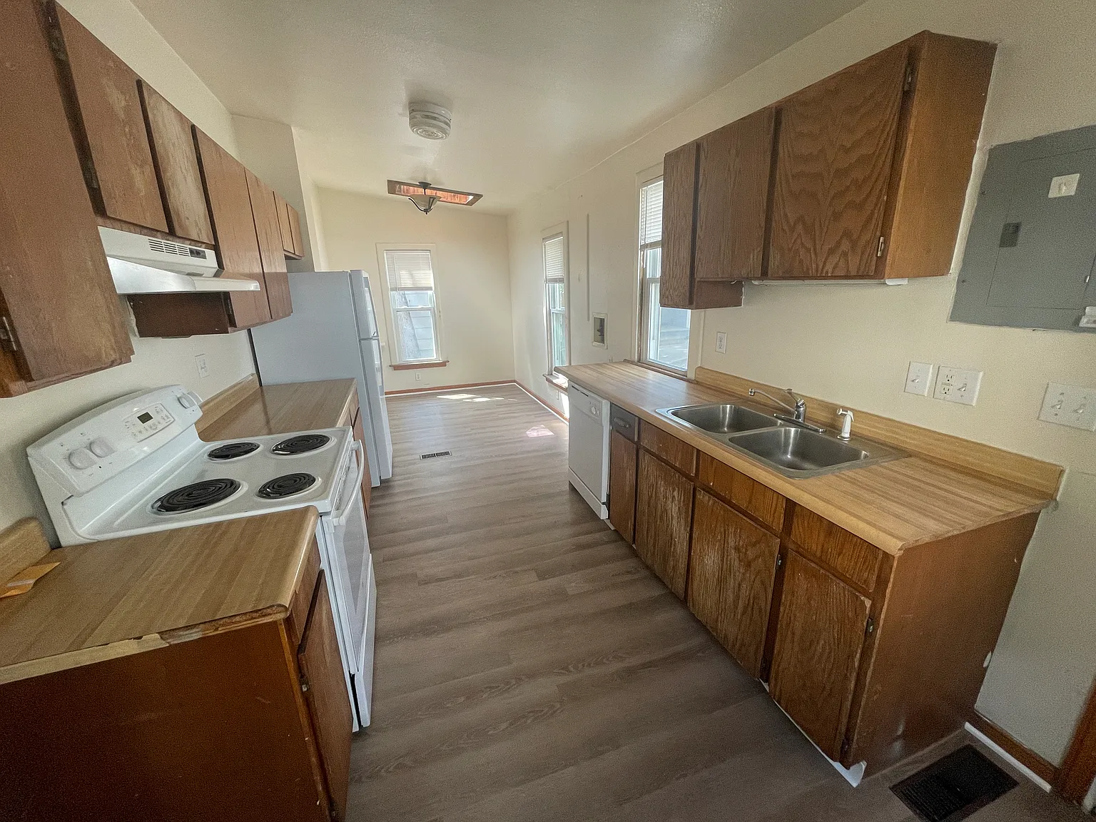 4 bed, 1460 sqft, $3,300 — Photo 3