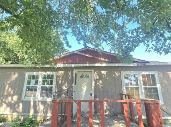 10811 Palamino St, Ozawkie, KS 66070