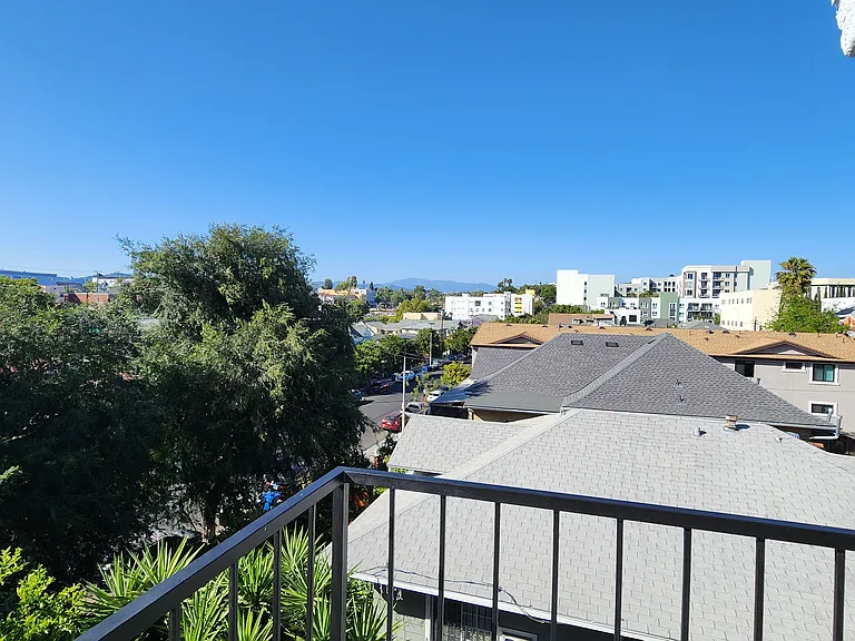 218 N Westlake Ave #2 — Photo 8