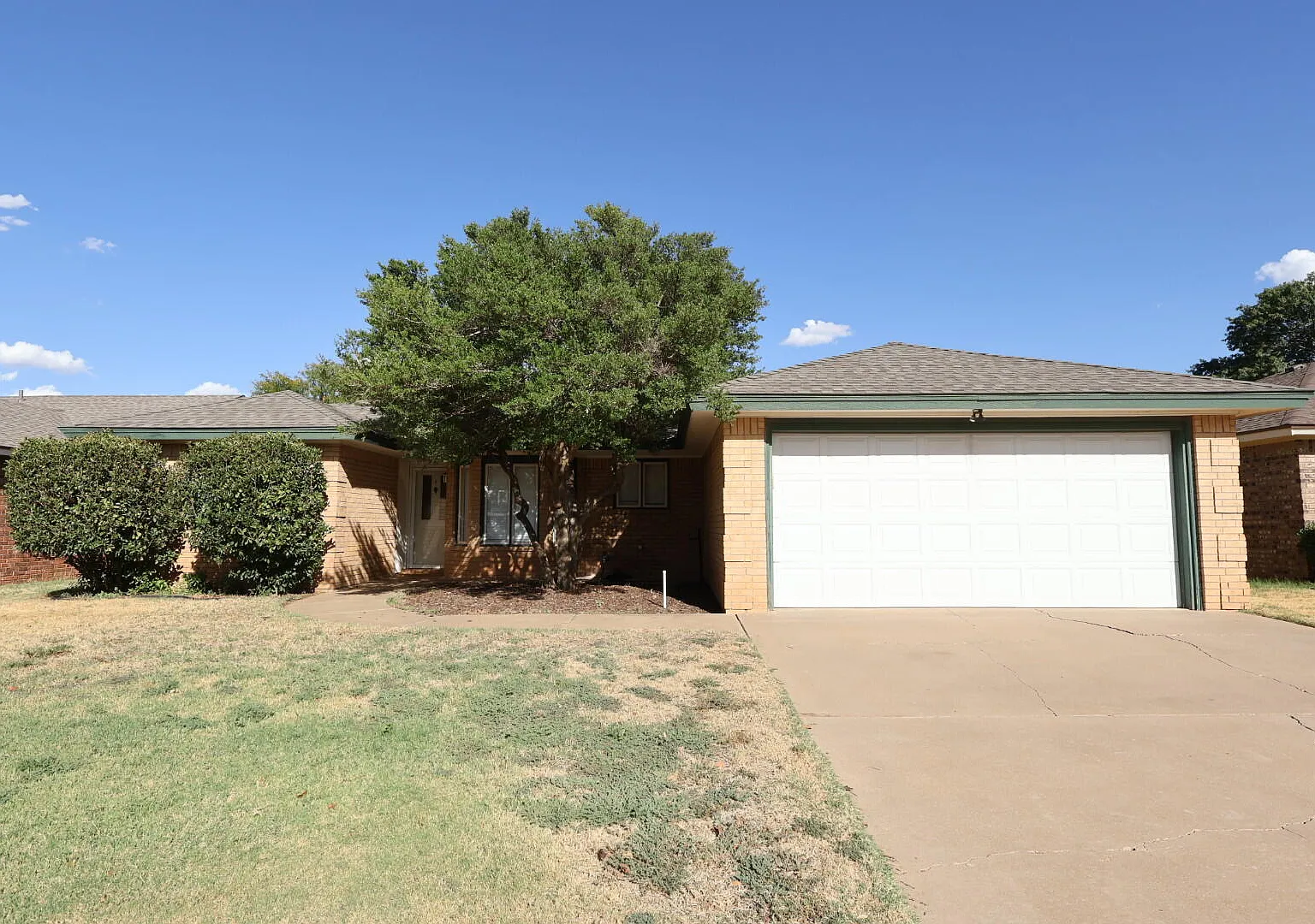 3 bed, 2.0 bath, 1343 sqft, $1,450 — Photo 2