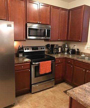 4th image of 521 Hadleybrook Dr