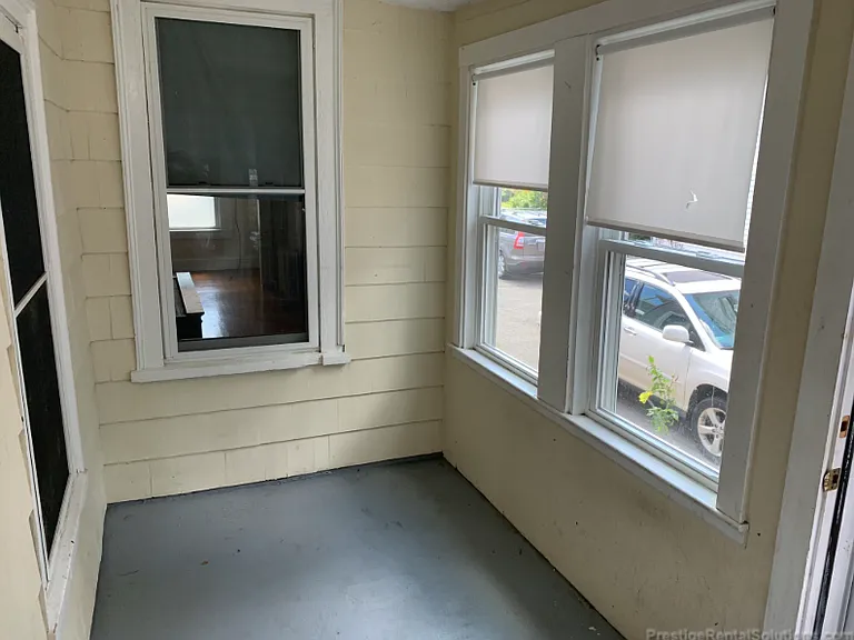 Davison St — Photo 16