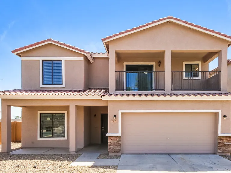 2191 E Greenlee Ave — Photo 1