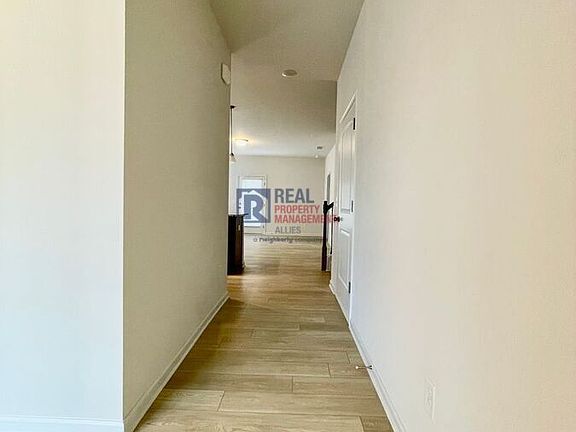 3rd image of 188 Marion Dr
