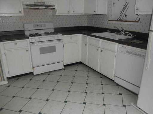 2nd image of 4706 Greenway Rd