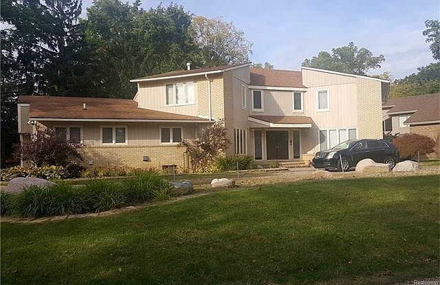 1st image of 4048 Fox Lake Dr