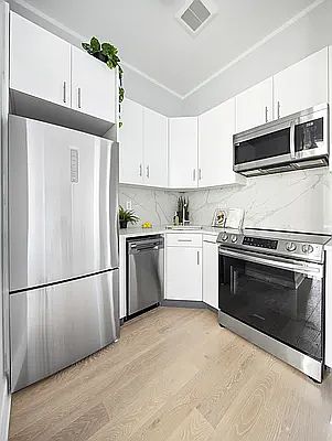 4th image of 467 Tompkins Ave #3B