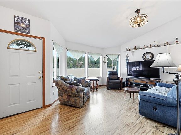 4th image of 46247 Larson Beach Rd