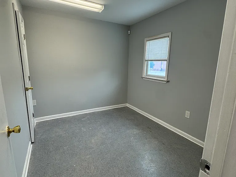 4410 74th Ave — Photo 9