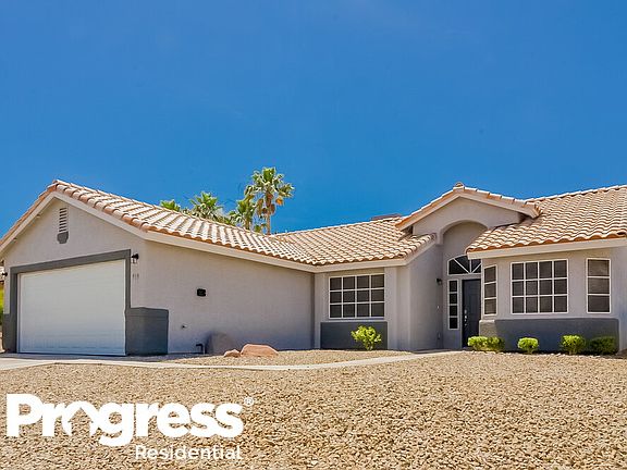 3rd image of 919 Blue Arroyo Dr