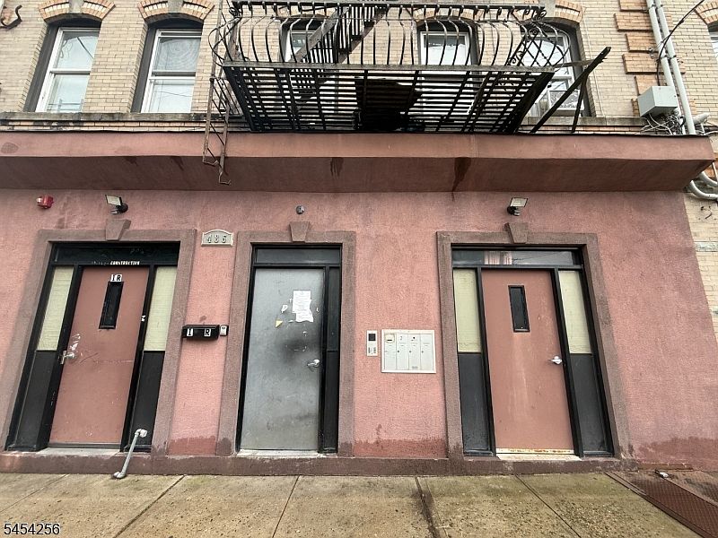 1st image of 485 18Th Ave #999
