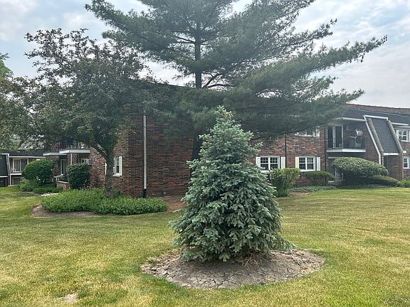 3rd image of 2339 Ogden Ave APT 6