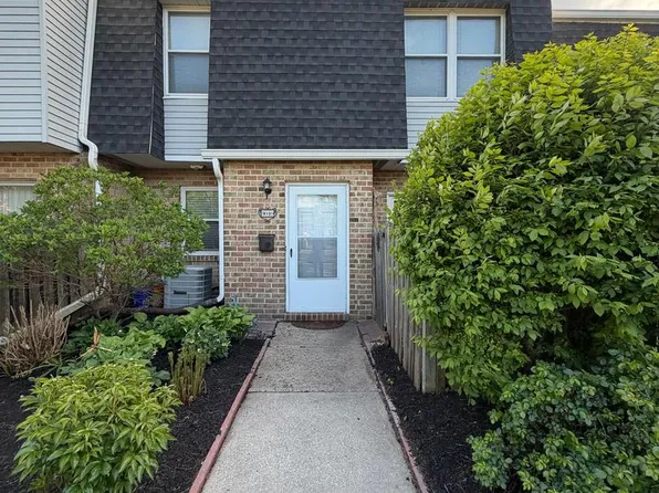 3049 Harbour Dr, Palmyra, NJ 08065