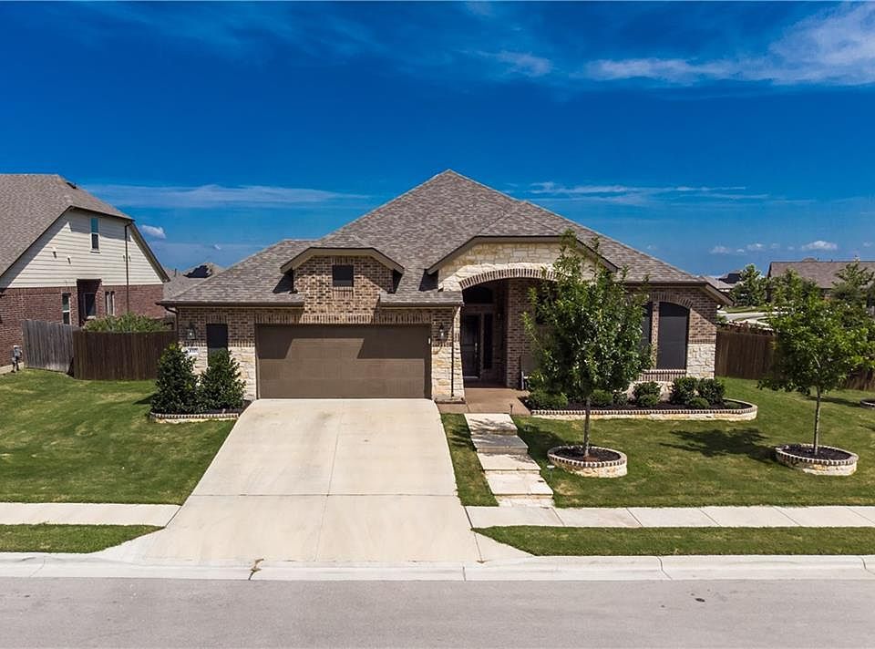 1st image of 110 Tangerine Dr