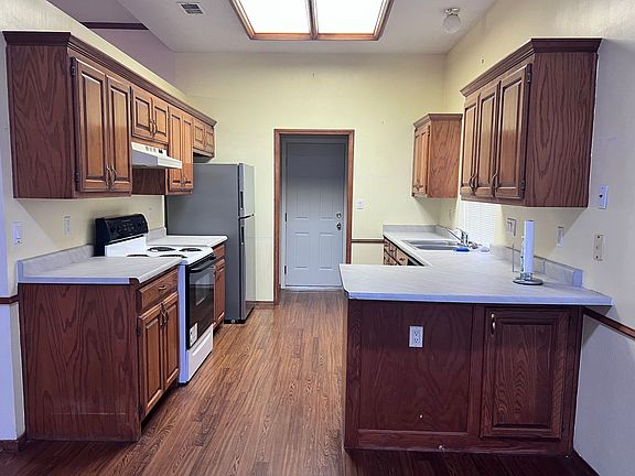 3rd image of 9304 Saguaro St NW
