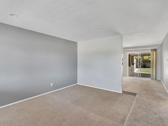 4th image of 1846 E Harvard Dr