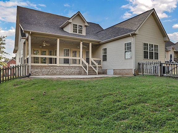 4th image of 833 E Accipiter Cir