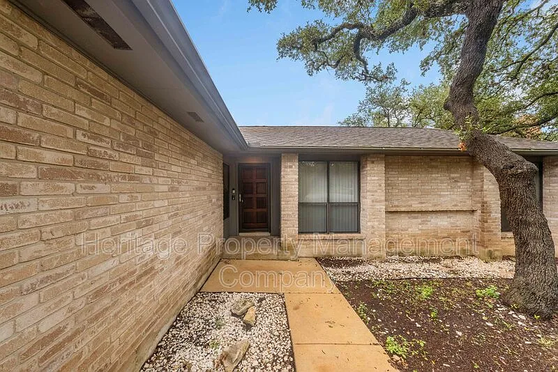 3 bed, 2.0 bath, 1750 sqft, $2,225 — Photo 4
