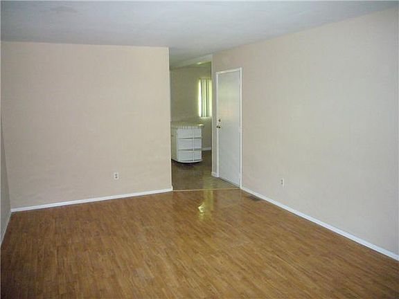 2nd image of 6122 Ipswich Ct
