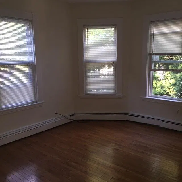 3 bed, 870 sqft, $4,400 — Photo 4