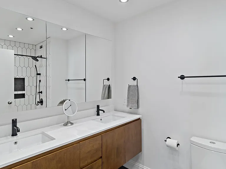 300 3rd St #801 — Photo 10