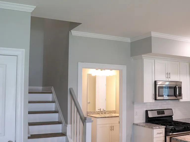 39 Glenwood Ave — Photo 11