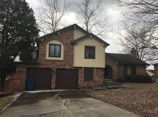 8407 Sandpiper Ct, Indianapolis, IN 46256