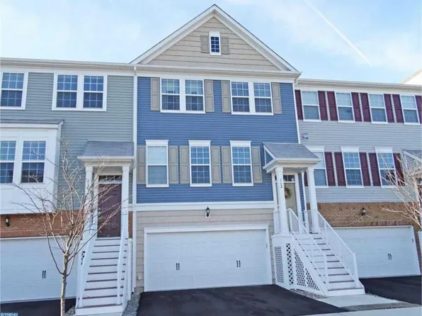 112 Admiral Ln #1, Warrington, PA 18976