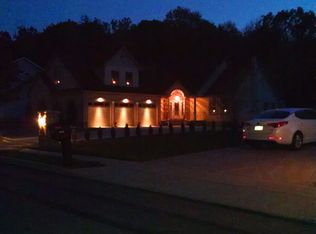 403 Schoolside Dr #L-10, Olyphant, PA 18447